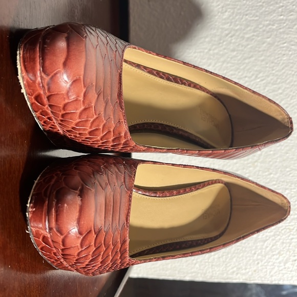 Michael Kors Ethel Burgundy Platform Pumps Size 8.5 - Picture 5 of 5